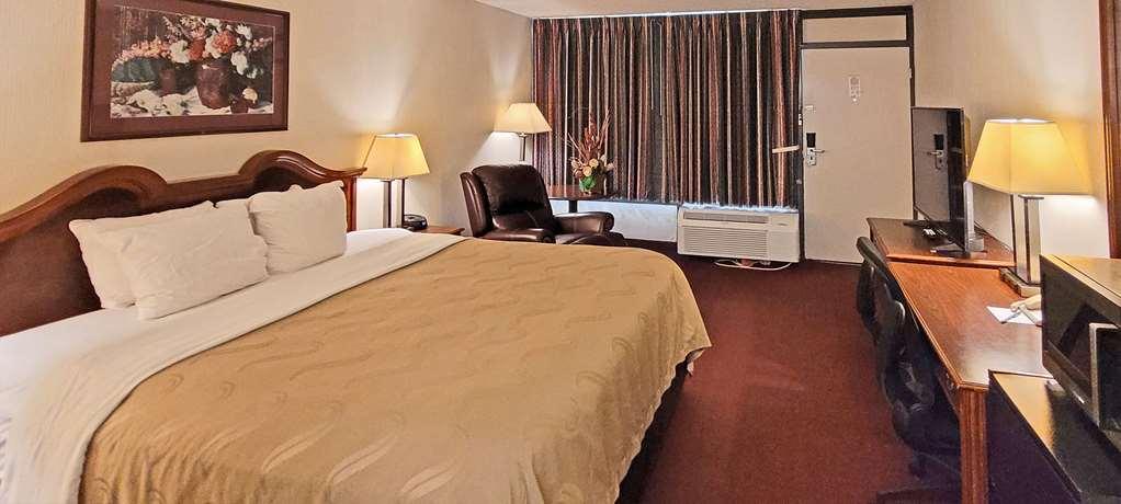 Quality Inn Ennis Room photo