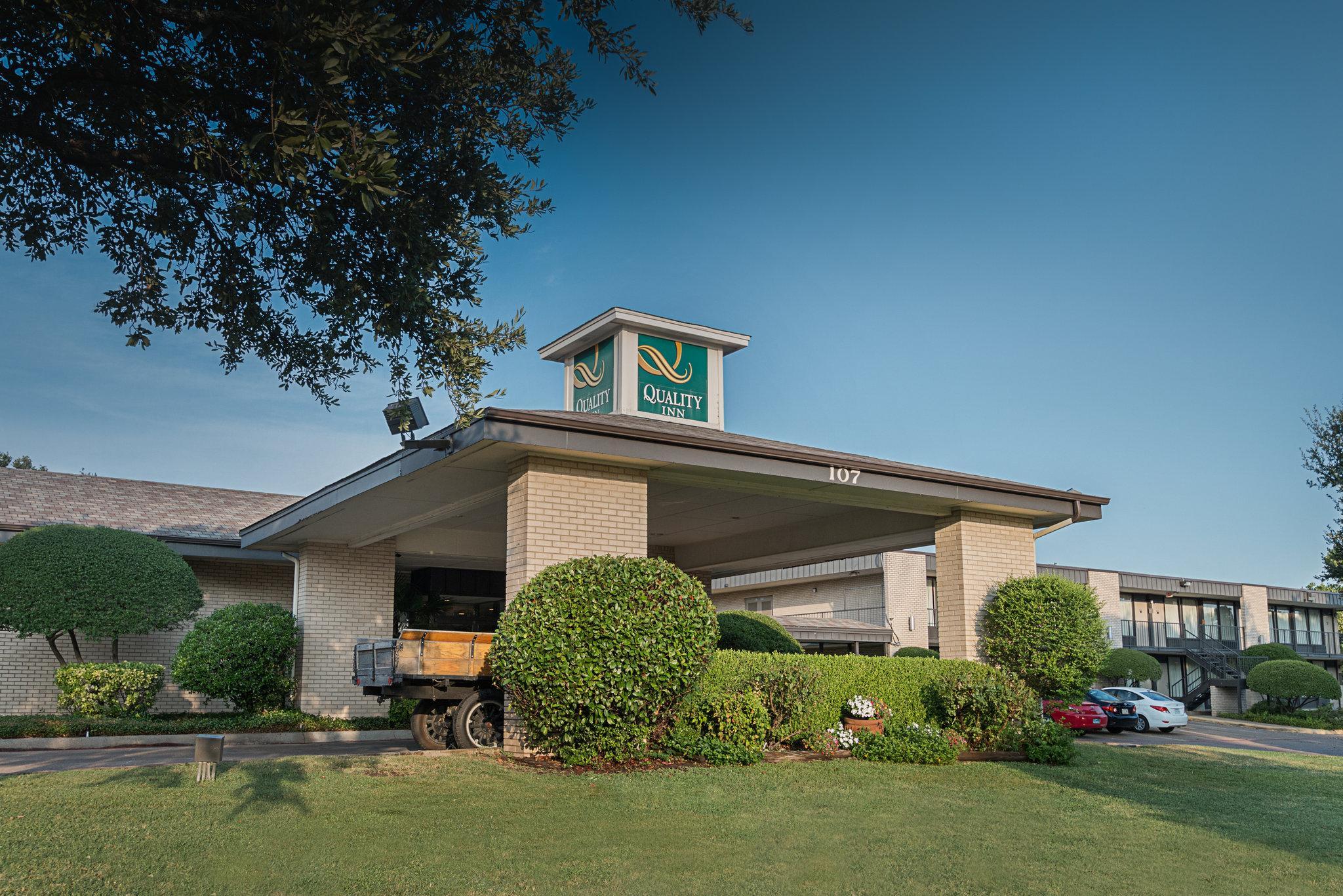 Quality Inn Ennis Exterior photo