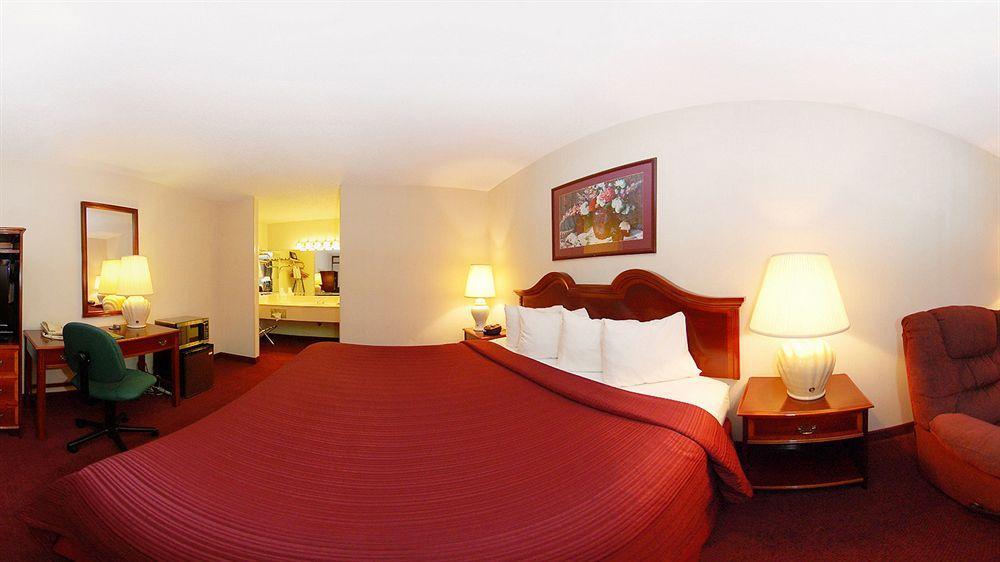 Quality Inn Ennis Exterior photo