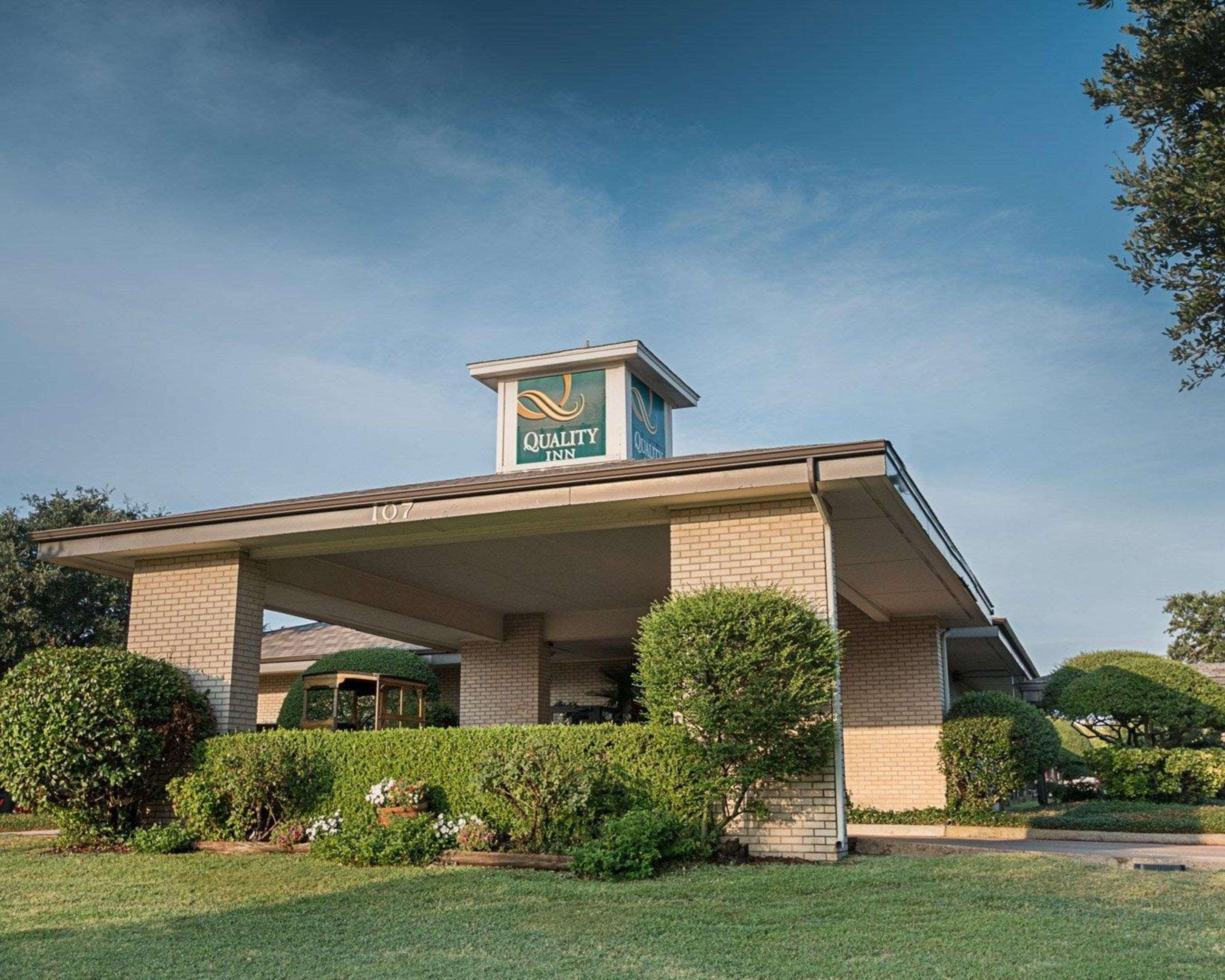 Quality Inn Ennis Exterior photo
