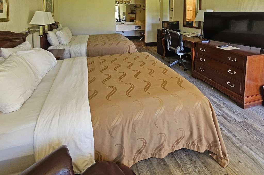 Quality Inn Ennis Room photo